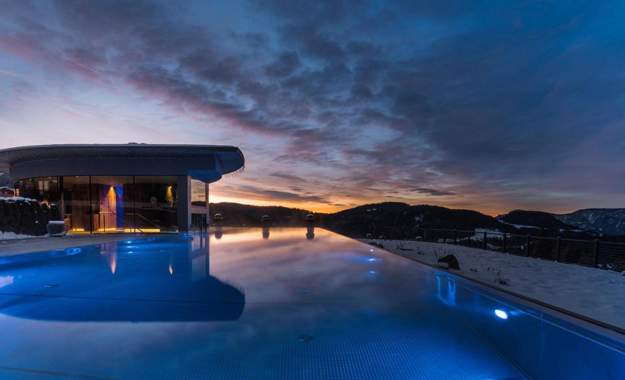 Hotel Chalet Mirabell Hafling Exteriör bild